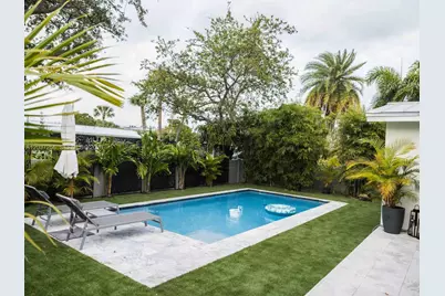 424 NE 28th Dr, Wilton Manors, FL 33334 - Photo 1