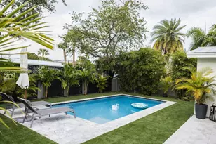 424 NE 28th Dr, Wilton Manors, FL 33334 - Photo 1