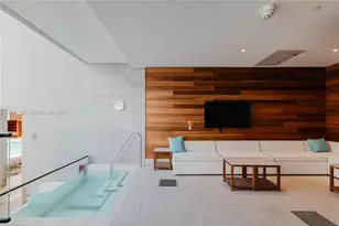 20 NE 11th St, Miami, FL 33132 - Photo 17