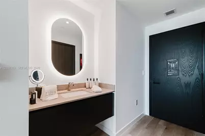 20 NE 11th St #4807B, Miami, FL 33132 - Photo 5