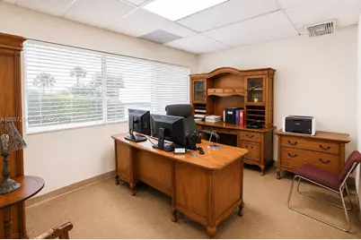 6405 NW 36th St, Virginia Gardens, FL 33166 - Photo 11