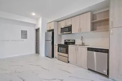 420 SW 7th Ave #204, Miami, FL 33130 - Photo 1