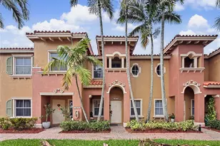 10573 SW 6th St, Pembroke Pines, FL 33025 - Photo 1