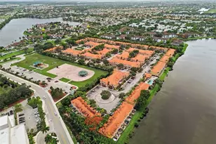 10573 SW 6th St, Pembroke Pines, FL 33025 - Photo 17