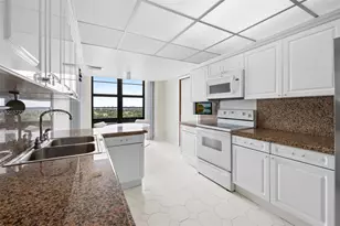 5500 Collins Ave, Miami Beach, FL 33140 - Photo 9
