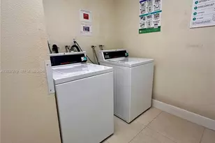 9360 Fontainebleau Blvd, Miami, FL 33172 - Photo 21