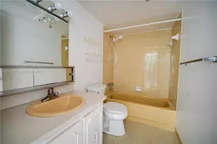 1024 SE 3rd Ave, Dania Beach, FL 33004 - Photo 5