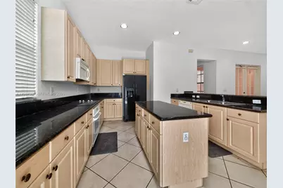 625 SW 146th Ter #901, Pembroke Pines, FL 33027 - Photo 11