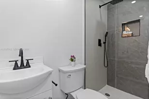 1473 NE 30th Ct, Pompano Beach, FL 33064 - Photo 31