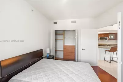 20000 E Country Club Dr #306, Aventura, FL 33180 - Photo 15