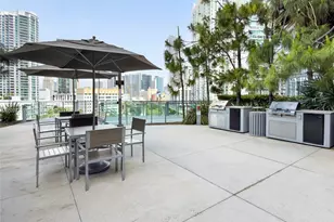 68 SE 6th St, Miami, FL 33131 - Photo 43