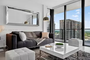 68 SE 6th St, Miami, FL 33131 - Photo 3