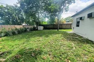 1990 NE 181st St, North Miami Beach, FL 33162 - Photo 15