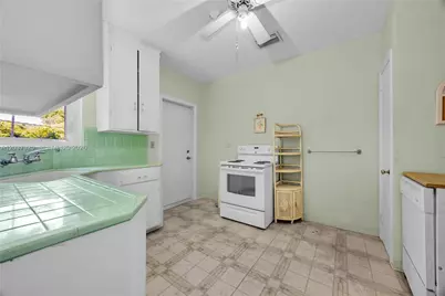 28 NW 100th St, Miami Shores, FL 33150 - Photo 11
