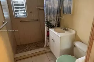11410 SW 44th St, Miami, FL 33165 - Photo 13