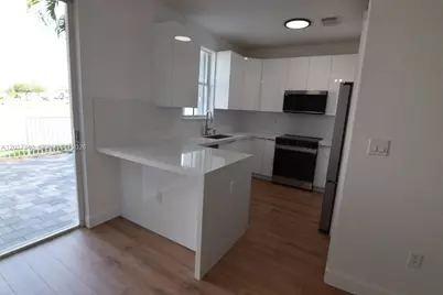 7848 NW 114th Path #7848, Doral, FL 33178 - Photo 9