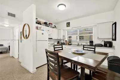 1236 NE 109th St #2, Miami, FL 33161 - Photo 3