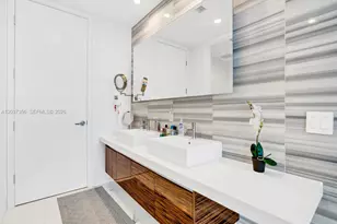 1100 Biscayne Blvd, Miami, FL 33132 - Photo 17