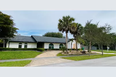 8701 SW 191st St, Cutler Bay, FL 33157 - Photo 3