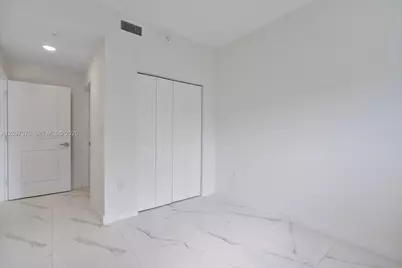 420 SW 7th Ave #201, Miami, FL 33130 - Photo 5