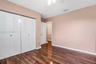 9601 SW 9th Ct, Pembroke Pines, FL 33025 - Photo 23