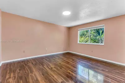 9601 SW 9th Ct, Pembroke Pines, FL 33025 - Photo 17