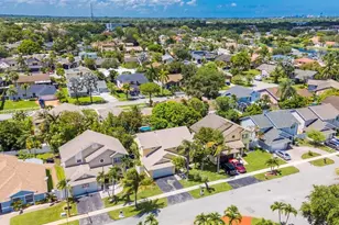 9601 SW 9th Ct, Pembroke Pines, FL 33025 - Photo 27