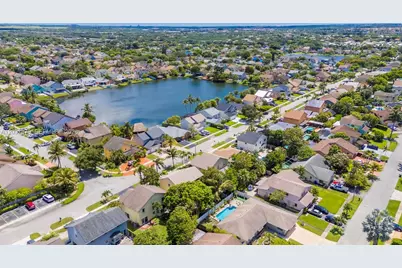 9601 SW 9th Ct, Pembroke Pines, FL 33025 - Photo 29