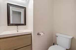 9601 SW 9th Ct, Pembroke Pines, FL 33025 - Photo 11