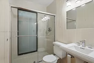 2550 Trapp Ave, Miami, FL 33133 - Photo 15