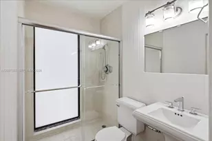 2550 Trapp Ave, Miami, FL 33133 - Photo 9