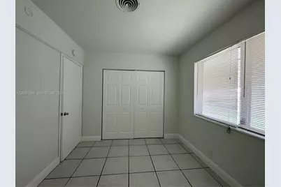 240 NW 48th Ct, Oakland Park, FL 33309 - Photo 11