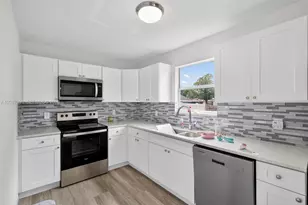 1951 Tropic Bay Ct, Orlando, FL 32807 - Photo 7