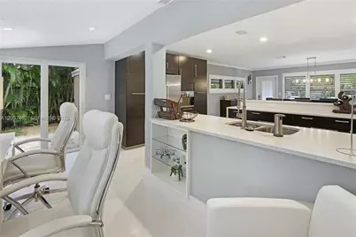 424 NE 27th Dr, Wilton Manors, FL 33334 - Photo 17