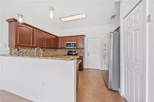 27460 SW 138th Path, Homestead, FL 33032 - Photo 7