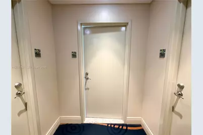 185 SW 7th St #2900, Miami, FL 33130 - Photo 5