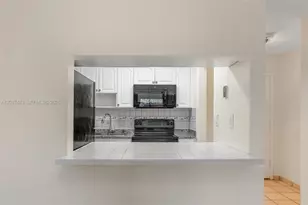 677 SW 9th Ave, Miami, FL 33130 - Photo 11