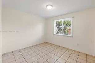 677 SW 9th Ave, Miami, FL 33130 - Photo 17