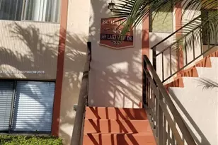 369 Lakeview Dr, Weston, FL 33326 - Photo 3