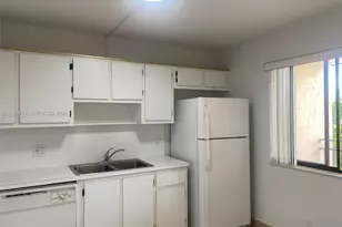 369 Lakeview Dr, Weston, FL 33326 - Photo 11