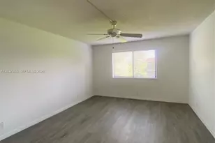 369 Lakeview Dr, Weston, FL 33326 - Photo 13