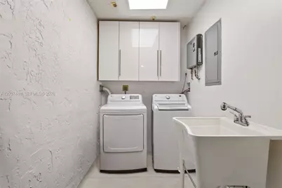 8014 NW 101st Ave, Tamarac, FL 33321 - Photo 15