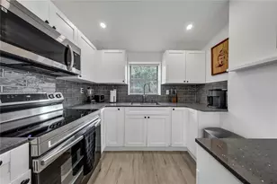 243 NW 32nd St, Miami, FL 33127 - Photo 9