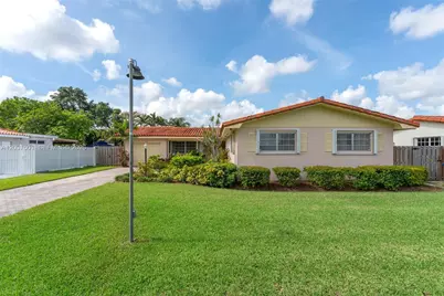 10842 SW 33rd St, Miami, FL 33165 - Photo 3