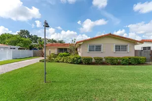 10842 SW 33rd St, Miami, FL 33165 - Photo 3