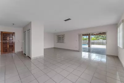 10842 SW 33rd St, Miami, FL 33165 - Photo 7