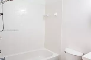 4234 NE 9th St, Homestead, FL 33033 - Photo 11