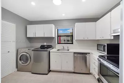301 N Pine Island Rd #165, Plantation, FL 33324 - Photo 13