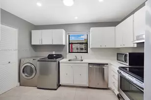 301 N Pine Island Rd, Plantation, FL 33324 - Photo 13