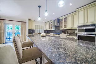 3514 Crystal Ct, Miami, FL 33133 - Photo 3